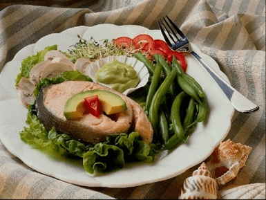 ikan dengan sayur-sayuran termasuk dalam diet untuk menurunkan berat badan